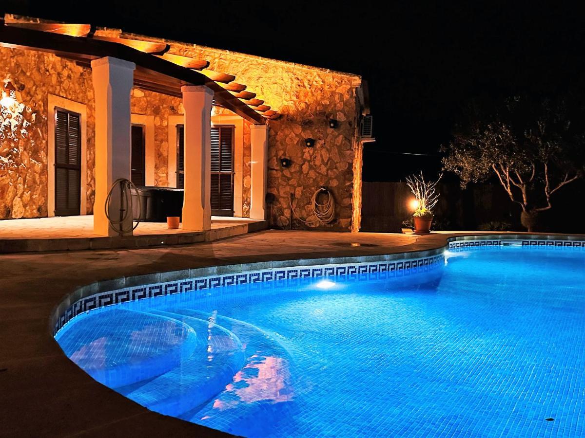 Villa Sanchez In Strandnahe Mit Pool, Jacuzzi, Klima, Wifi, Gas Bbq Santanyí Dış mekan fotoğraf